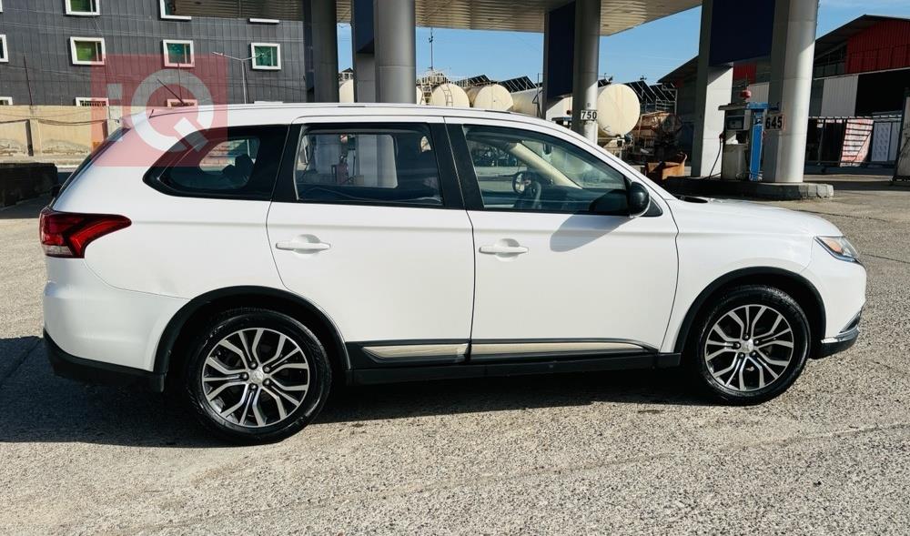 ميتسوبيشي اوتلاندر